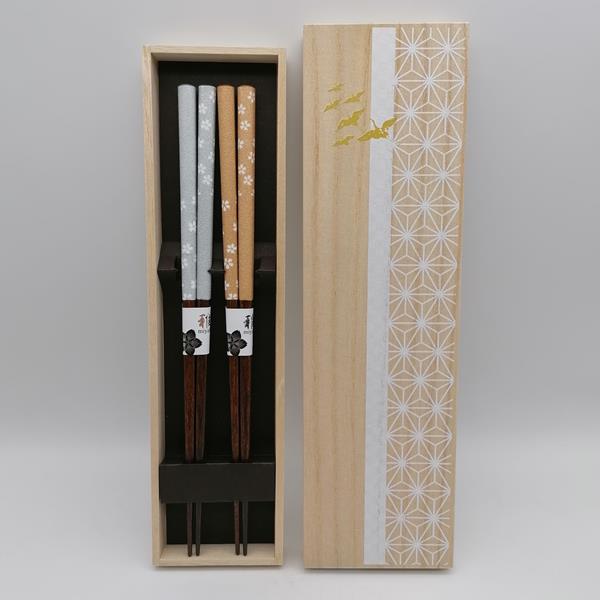 Coppia di bacchette con sakura e scatola in legno "Hisho"