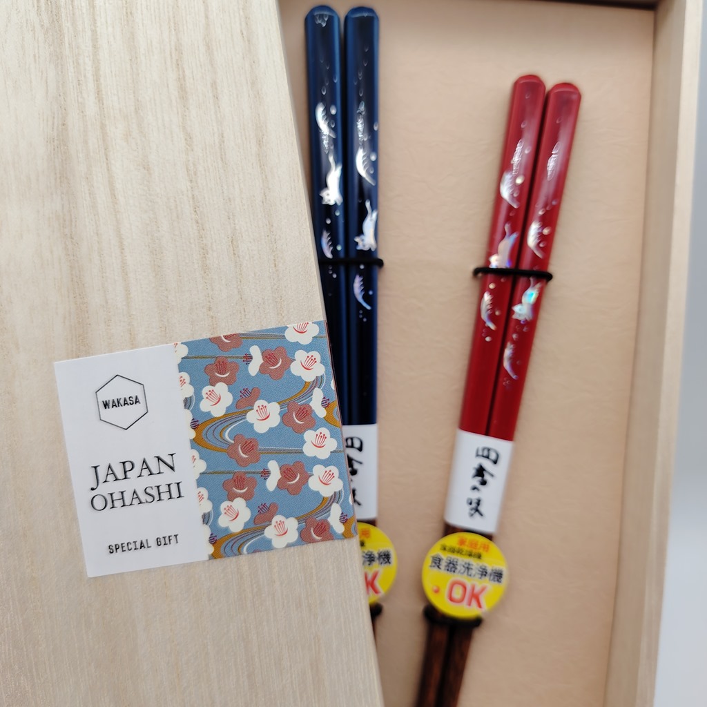 Coppia di bacchette "neko" con poggia-hashi e scatola in legno - immagine 2