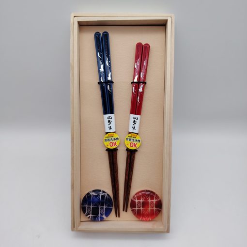 Coppia di bacchette "neko" con poggia-hashi e scatola in legno