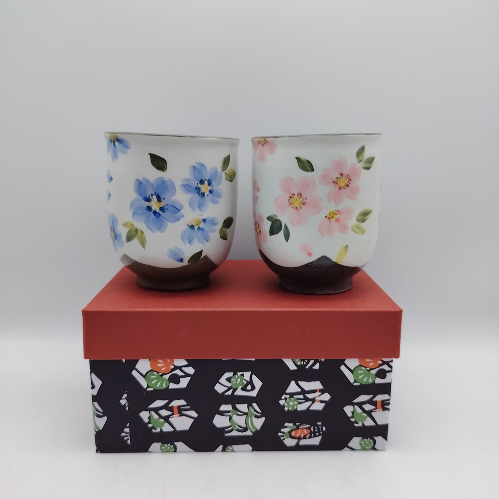 Coppia di tazze in ceramica Kyoyaki - Hanazakura