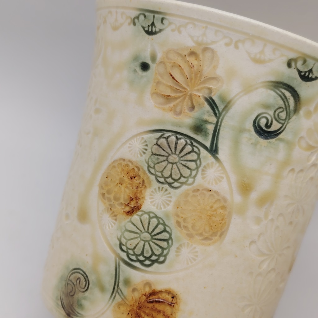 Coppia di tazze in ceramica Kyoyaki - Yuusai Hana Mishima "Kiku" - immagine 7