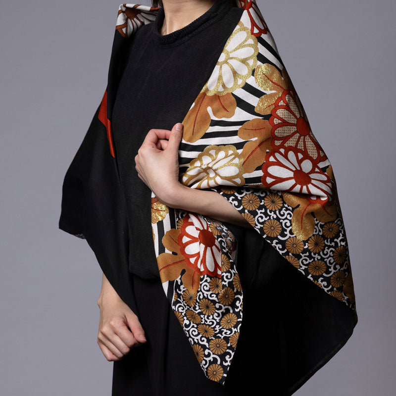 Furoshiki Setsugekka Kimono con Crisantemi sull’Acqua - 120cm - immagine 4