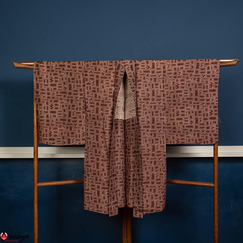 Haori da donna in raso di seta bordeaux a quadri - immagine 3