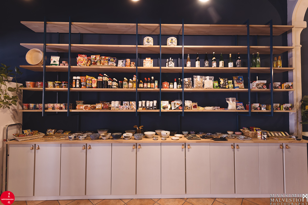 Allestimento del negozio IKIYA con materiali riciclabili e naturali