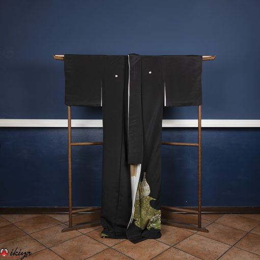 Kimono kurotomesode vintage con vasi e motivi floreali