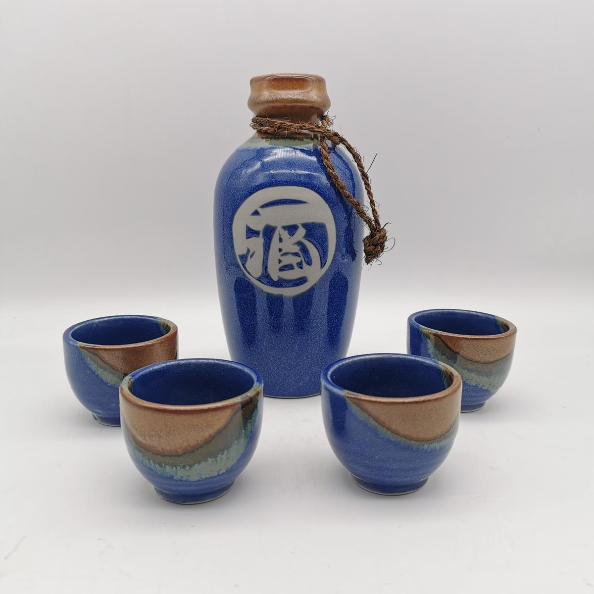Set da sake blu/marrone