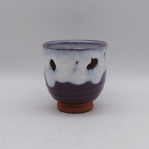 Tazza da tè in ceramica di Hagi di colore violetto con smalto bianco