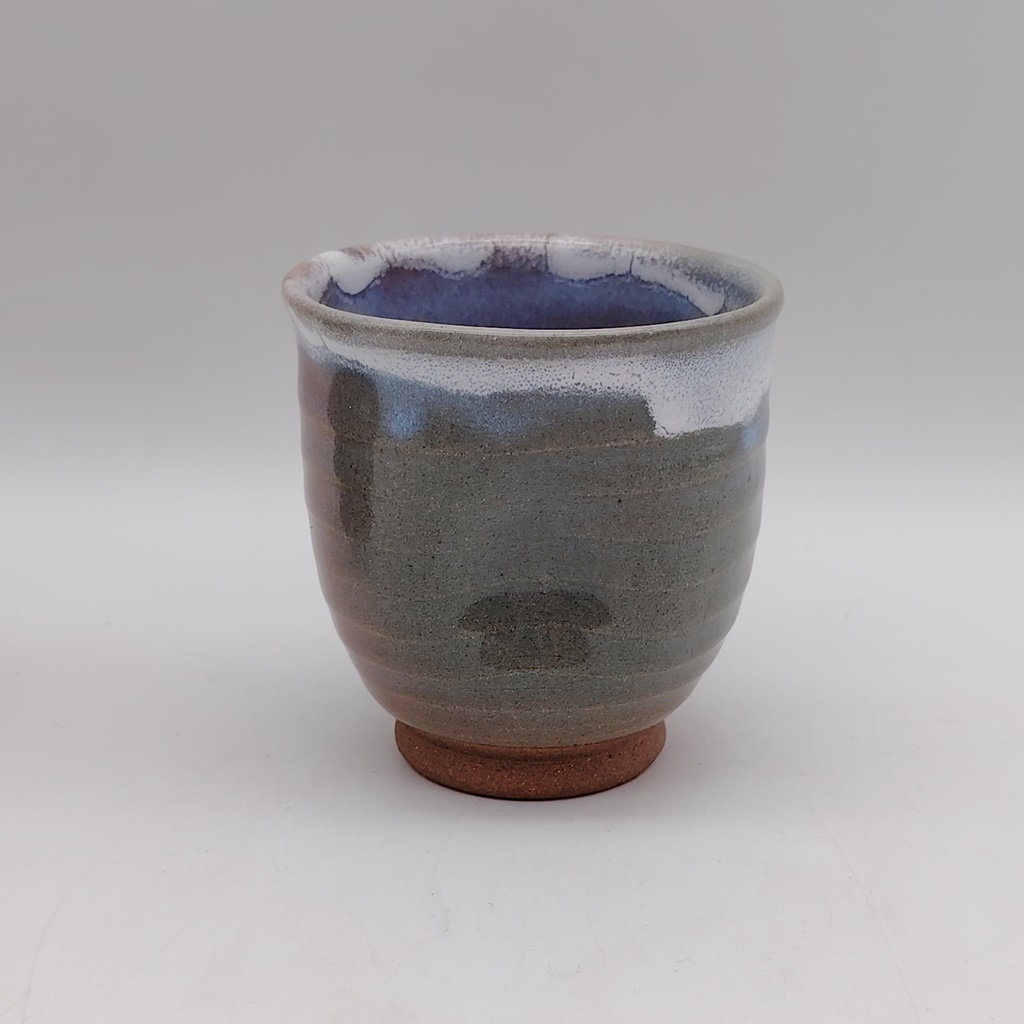 Tazza da tè in ceramica di Hagi di colore verde-rosa sfumato e bordo bianco