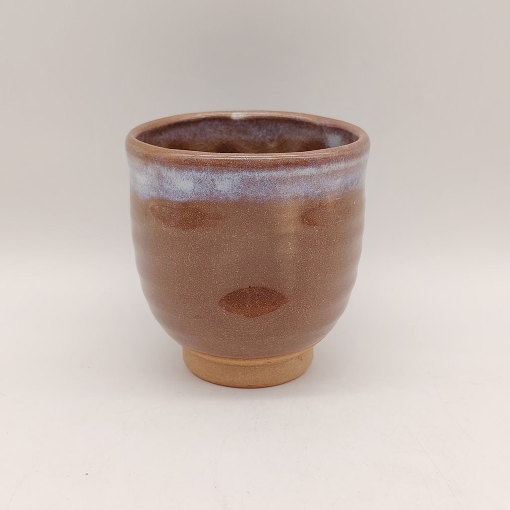 Tazza da tè in ceramica di Hagi color marrone con bordo chiaro