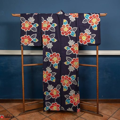 Yukata, kimono estivo blu indaco con rose colorate